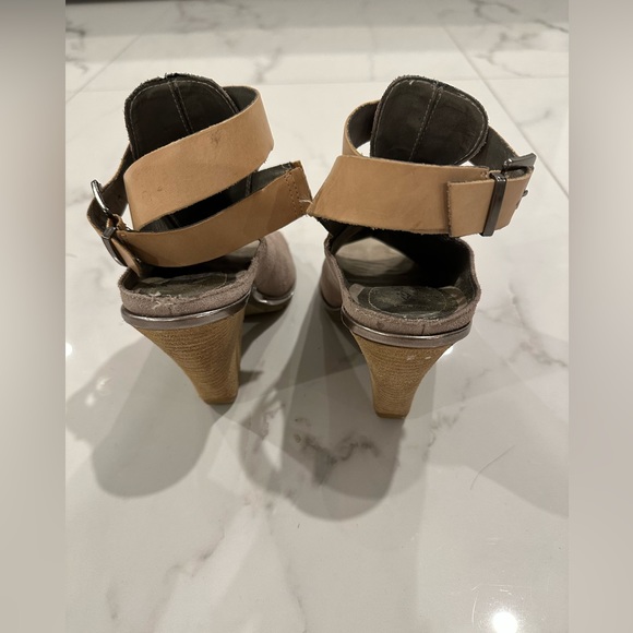 Kenneth Cole heels - Picture 3 of 4